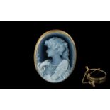 Superb Quality 9ct Gold Oval Shaped Cameo Brooch / Pendant.