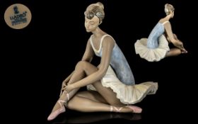 Lladro Huge & Impressive Figure 'Intermission', model No. 2370, issued 1997. Height 14" - 35.