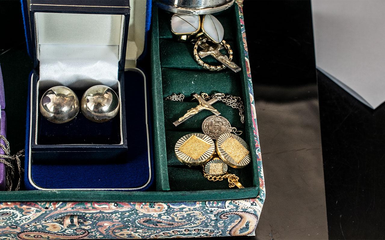 Collection of Silver & Gold Jewellery, - Image 2 of 2