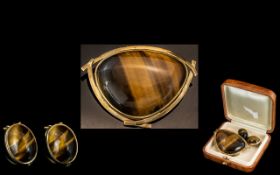 A Large & Impressive 9ct Gold Framed Polished Agate Brooch, with matching earrings.
