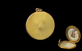 Antique 15ct Gold Superb Double Hinged Locket of Circular Form, marked 15ct.