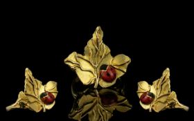 18ct Gold Designer Ring, the mount in the form of a leaf with an enamelled ladybird.