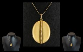 Antique Period Attractive 9ct Gold Oval Shaped Hinged Double Locket with Rope Twist Centre,