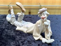 Large Lladro Figure of a reclining Clown, No. 4618. Vintage 1977 Lladro Clown With Ball Porcelain