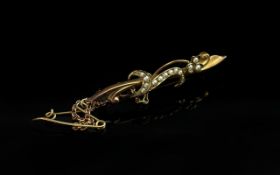 15ct Gold Bar Brooch set with seed pearls, with attached safety chain. Fully hallmarked, gross
