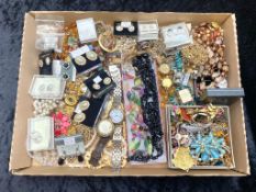 Large Quantity of Mixed Vintage Costume Jewellery, comprising necklaces, pearls, chains, beads,