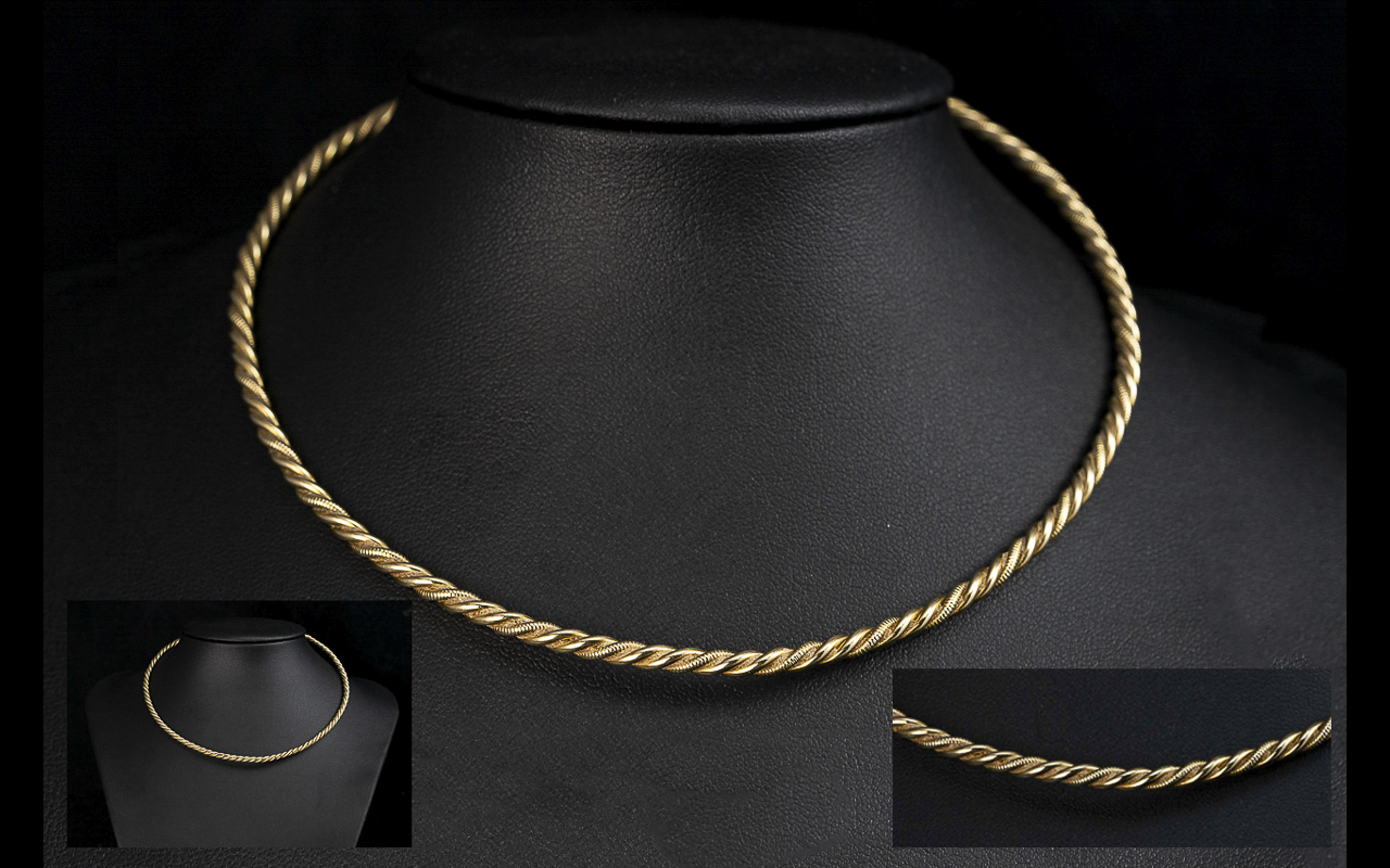 Superb 9ct Gold Rope Twist Design Choker / Necklace with ball design ends, the choker expands and - Image 2 of 2