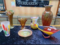 Quantity of Coloured Glass, including Carnival glass vase 10'' tall, Dartington Studio Glass marbled