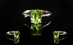 Ladies 9ct Gold Attractive Peridot Set Ring. Marked 9ct to Interior of Shank. The Faceted Peridot of