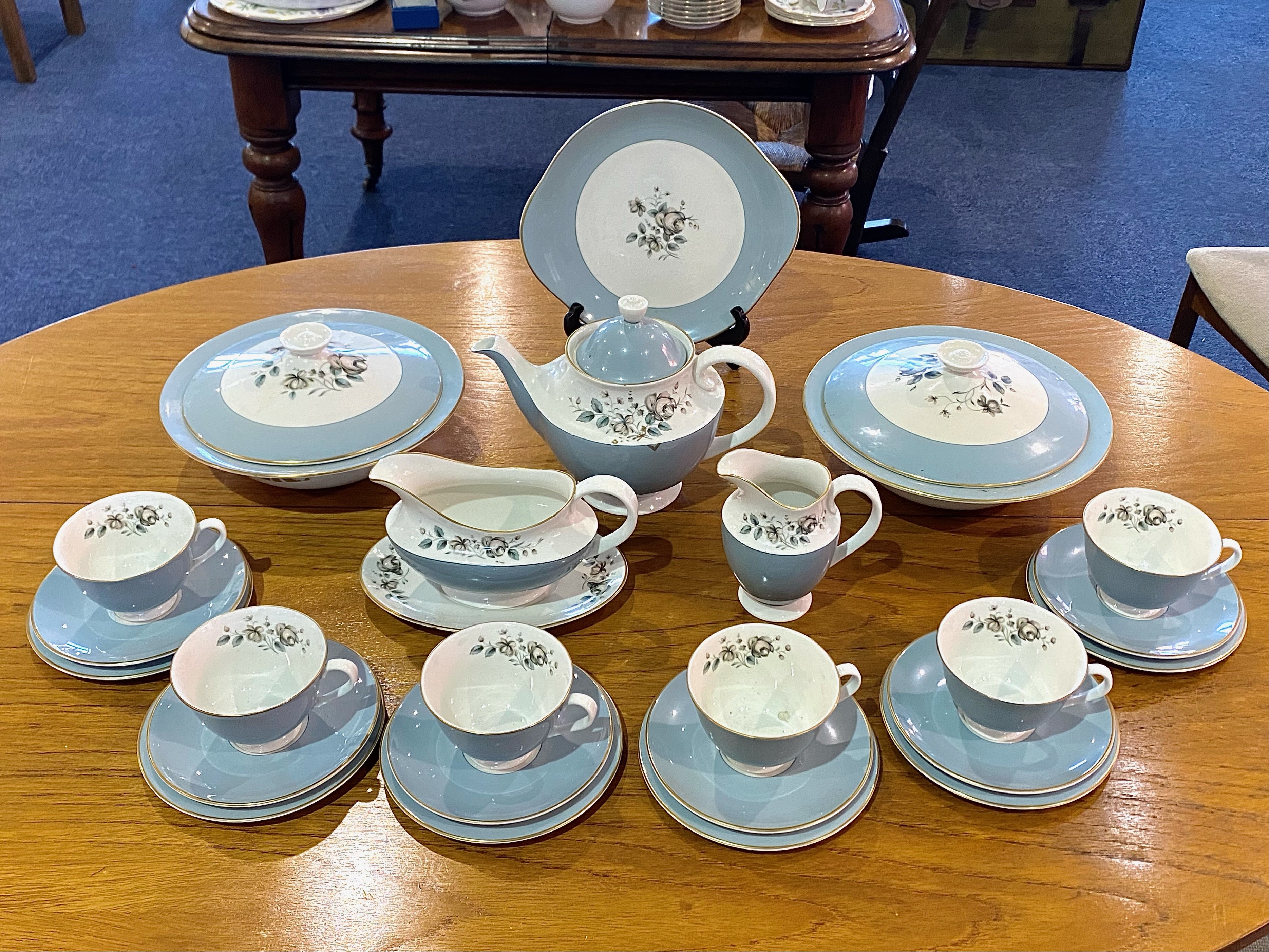 A Royal Doulton Rose Elegans Part Tea Set to include, 2 soup bowls/lids, 1 gravy boat/saucer, 1 - Image 3 of 4