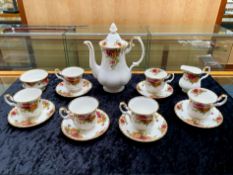 Royal Albert 'Old Country Roses' Tea Set comprising 6 cups, 6 saucers, tea pot, sugar bowl and