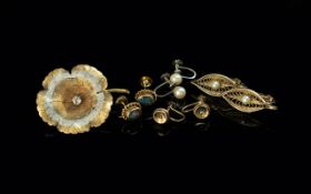 Small Collection of Vintage & Antique Costume Jewellery, some yellow metal items, comprising a