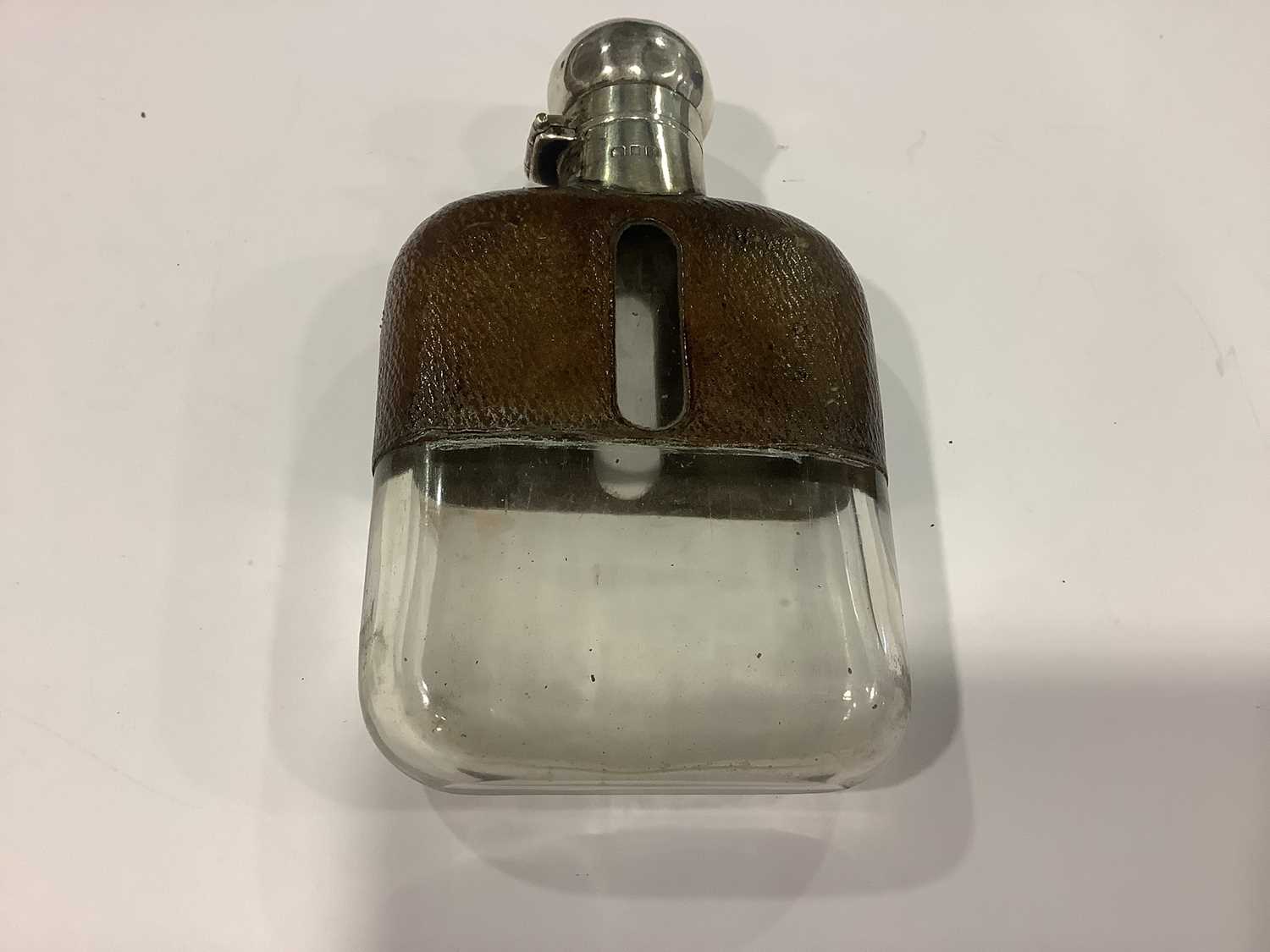 A small silver and glass hip flask, London 1928. - Bild 6 aus 10