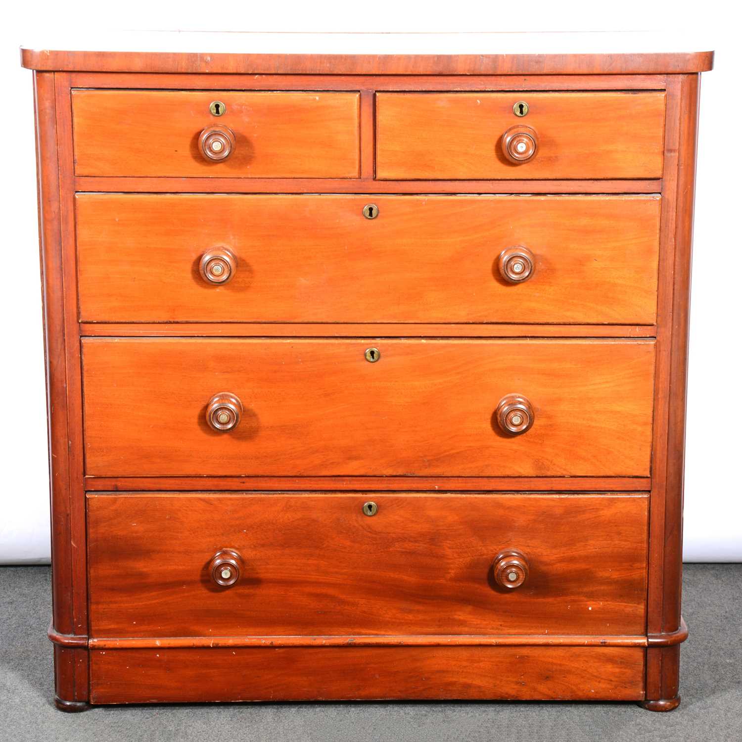 Victorian mahogany chest of drawers, and a mahogany toilet mirror
