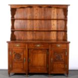 Victorian honey oak dresser, Aesthetic influence