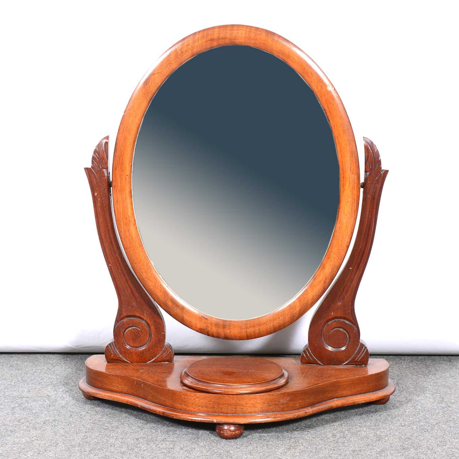 Victorian mahogany chest of drawers, and a mahogany toilet mirror - Image 2 of 2