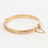 9ct gold bangle, `