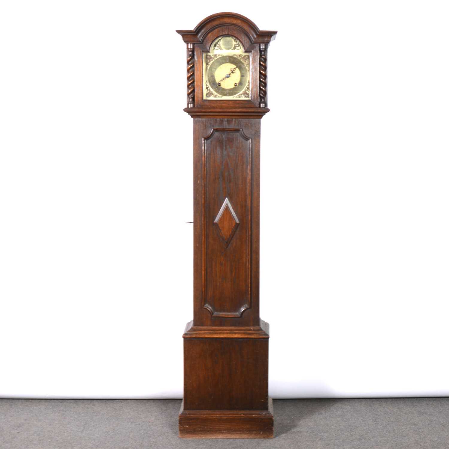 Oak grandmother clock, 20th Century,
