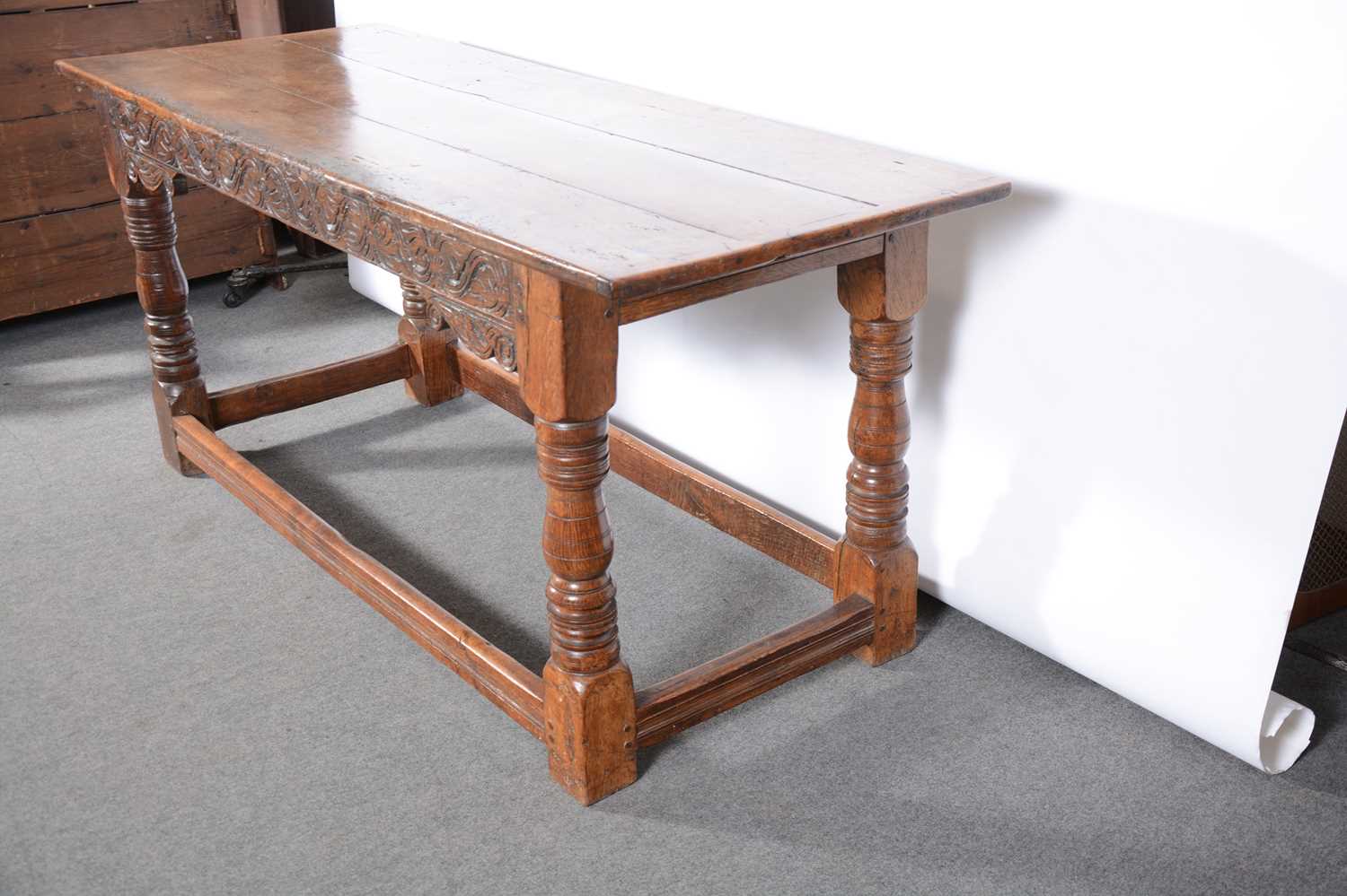 A boarded oak refectory table - Bild 3 aus 5