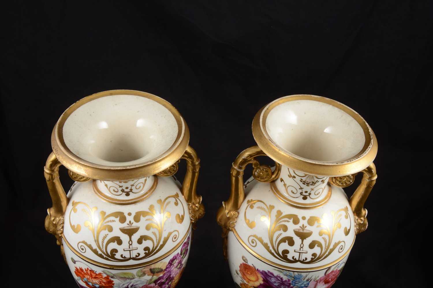 Pair of Nantgarw-style porcelain vases, early 19th century - Bild 3 aus 9