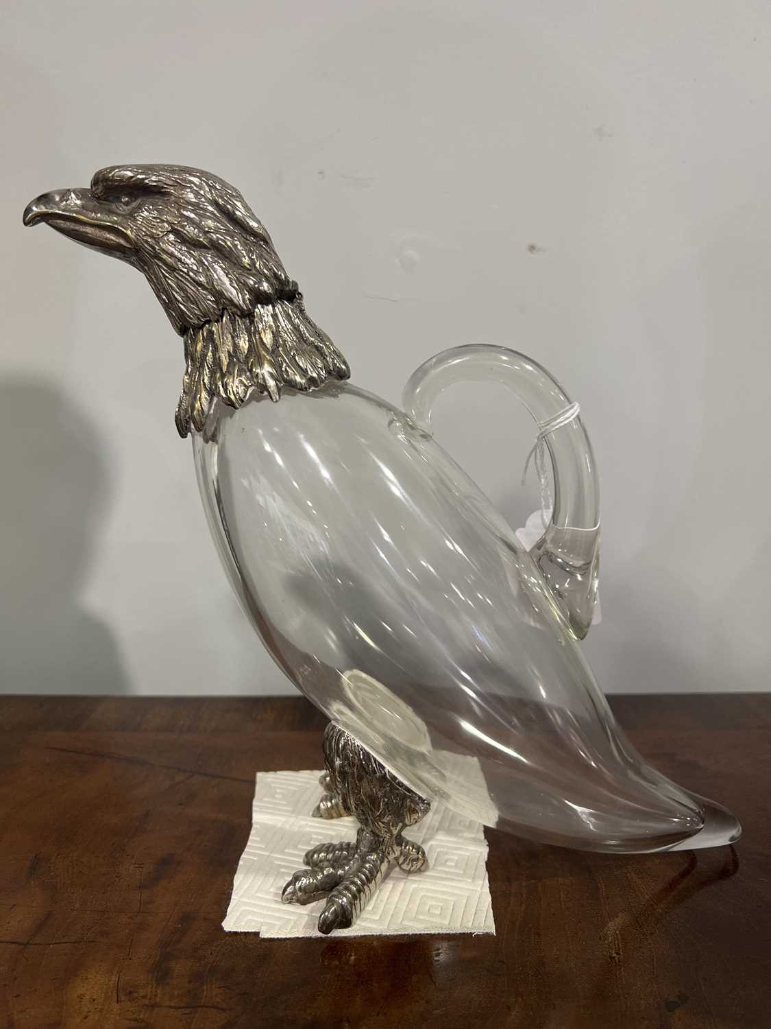 An early 20th century novelty decanter/ claret jug in the form of an eagle - Image 4 of 6