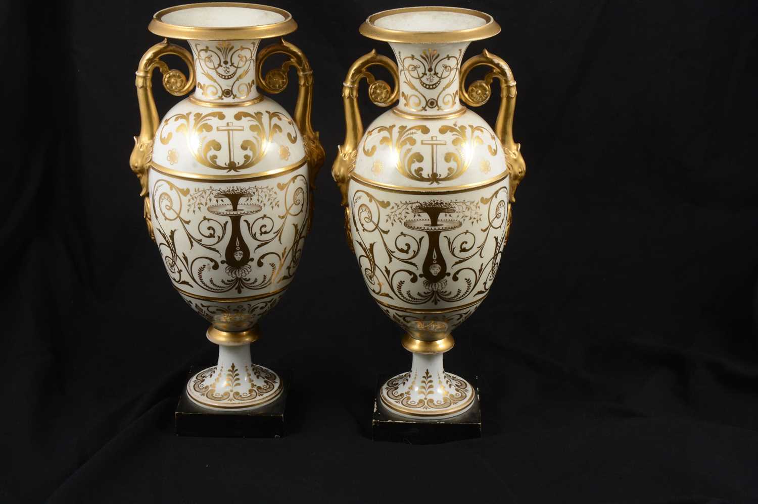 Pair of Nantgarw-style porcelain vases, early 19th century - Bild 5 aus 9
