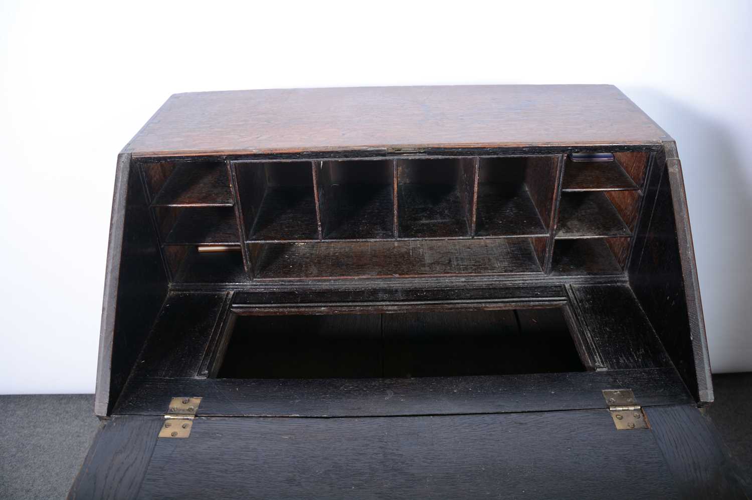 George III oak bureau - Image 7 of 8