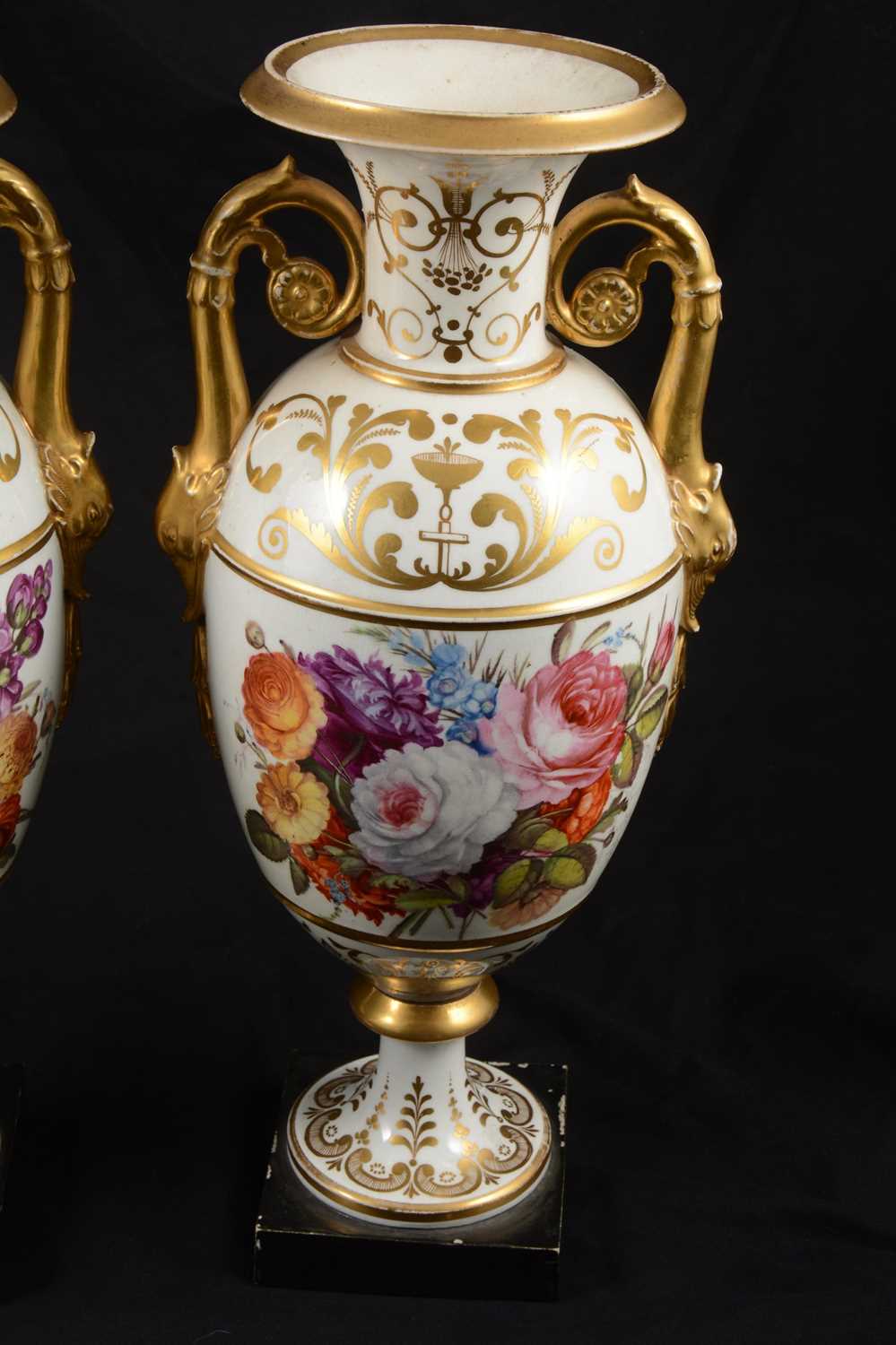 Pair of Nantgarw-style porcelain vases, early 19th century - Bild 2 aus 9