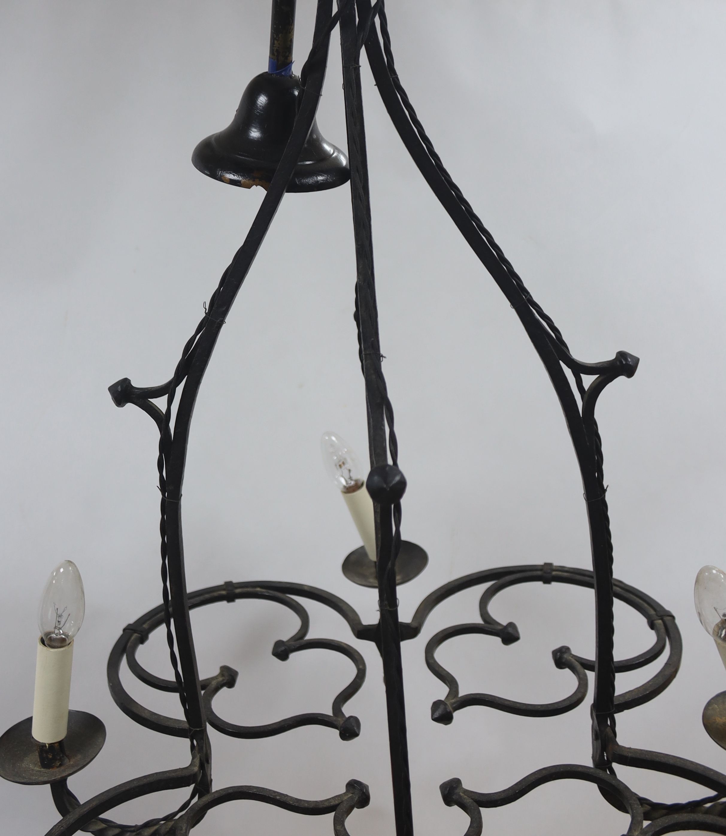 A wrought iron 4 light chandelier 80x63cm - Image 5 of 5