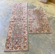 An Indian "Royal Jaipur" floral pattern runner and matching rug, larger 260 x 75cm