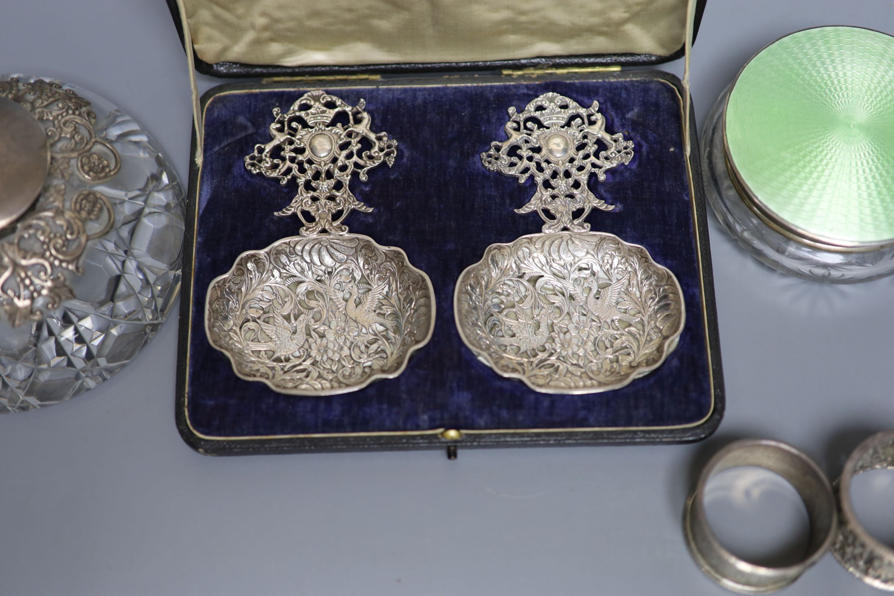 A glass silver mounted inkwell, 2 napkin rings boxed silver dishes and an enamel box - Image 3 of 6
