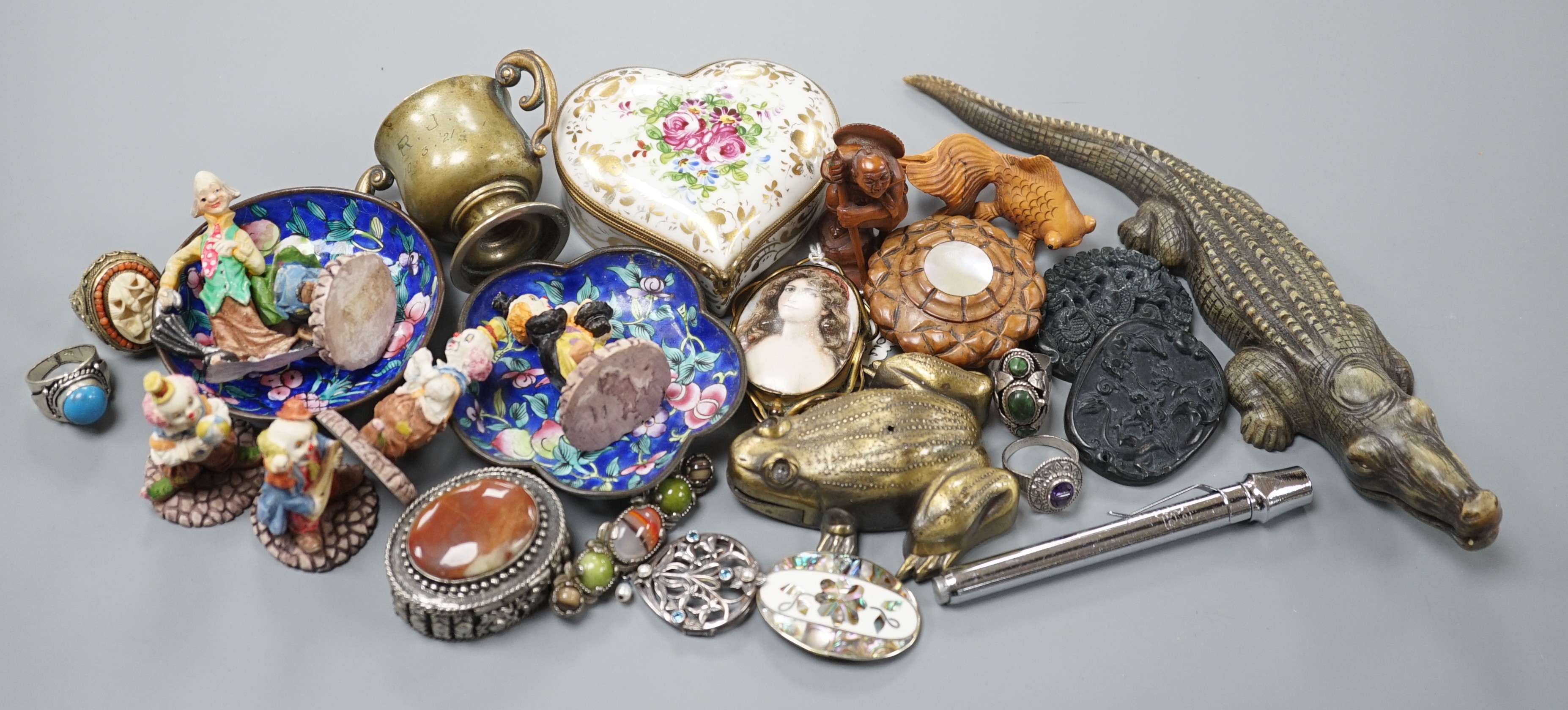A box of small collectables including a netsuke, Canton enamelled dishes, a horn model of a