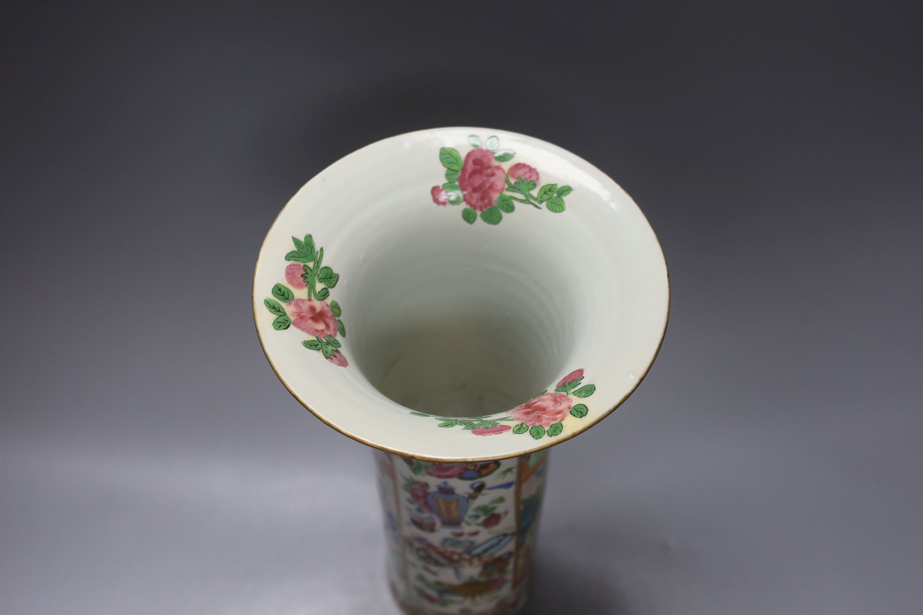 A Chinese famille rose cylindrical vase, 19th century, 31cm - Image 3 of 4