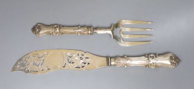 A pair of Victorian silver fish servers, Thomas Sansom, Sheffield, 1852, knife 33.5cm, loaded