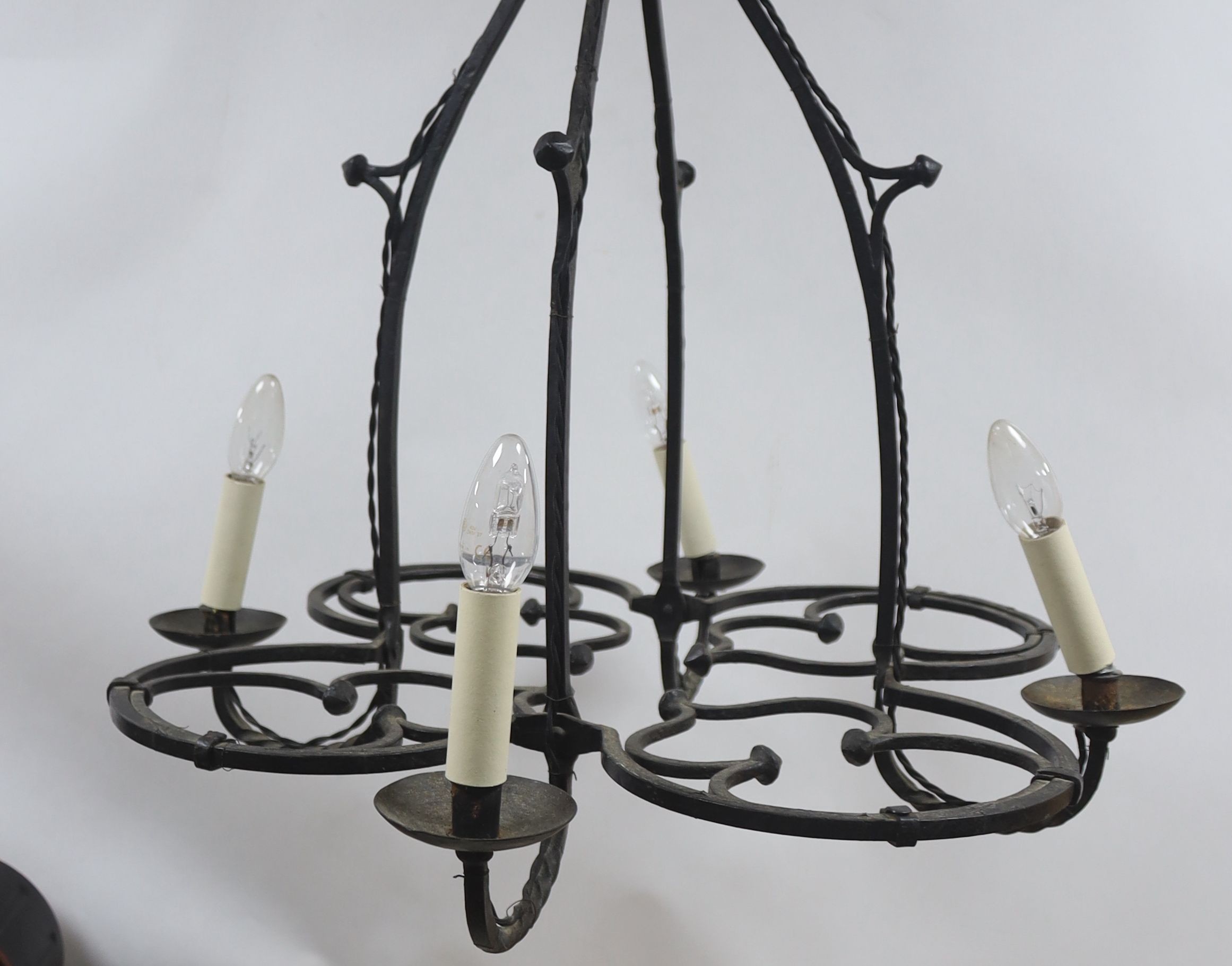 A wrought iron 4 light chandelier 80x63cm - Image 4 of 5