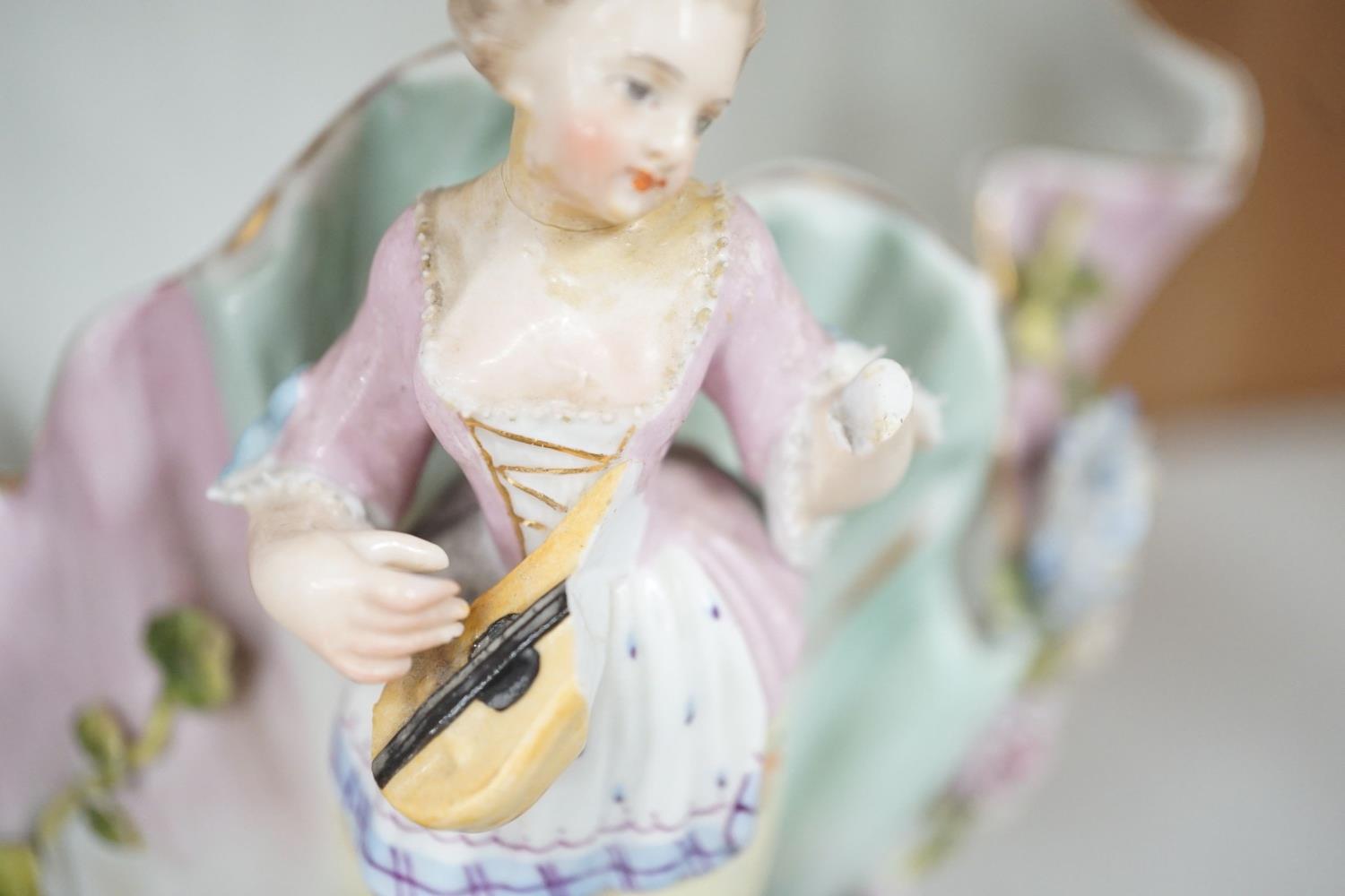 A collection of Lladro and Goebel ceramic figures etc., tallest 30cm - Image 7 of 8