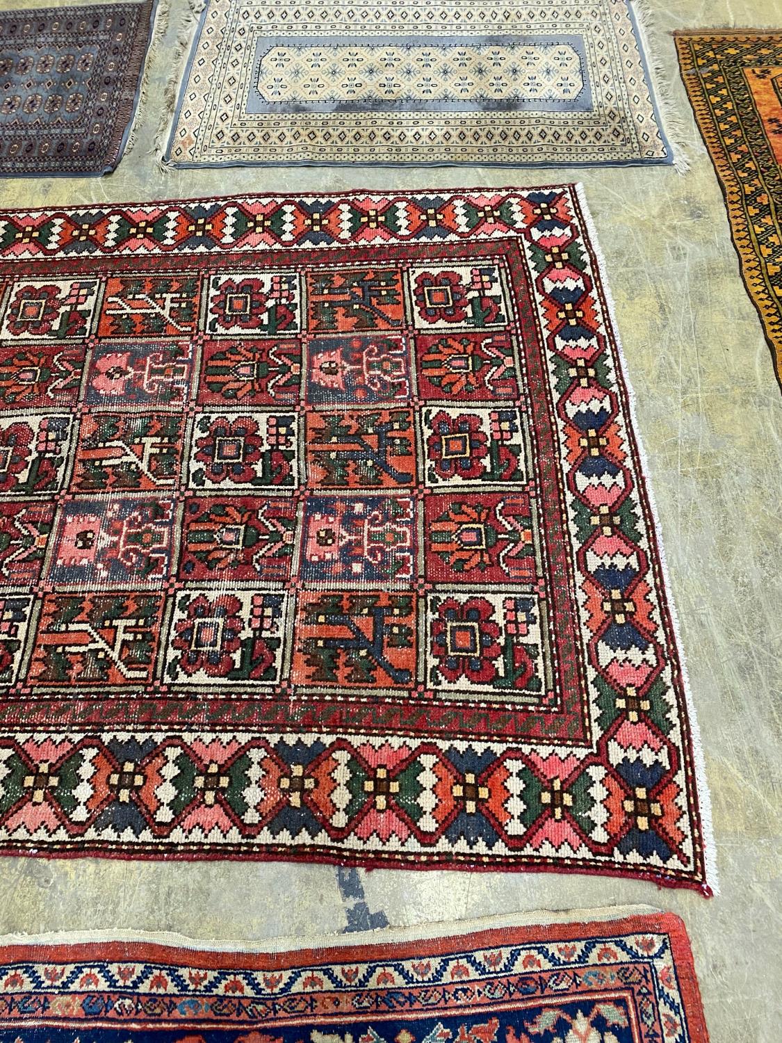 A Baktiari style carpet, 290 x 176cm - Image 5 of 5