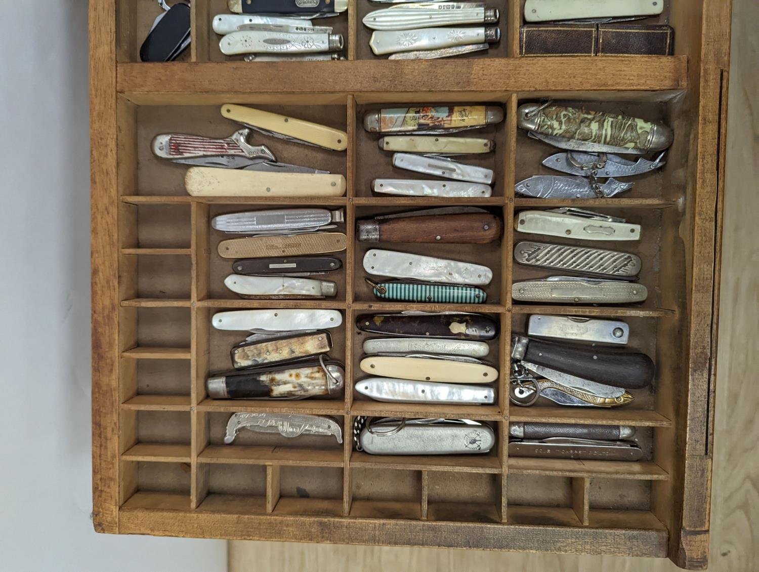 A collection of 19th century and later pen and fruit knives mounted in a coffee table - Image 6 of 6