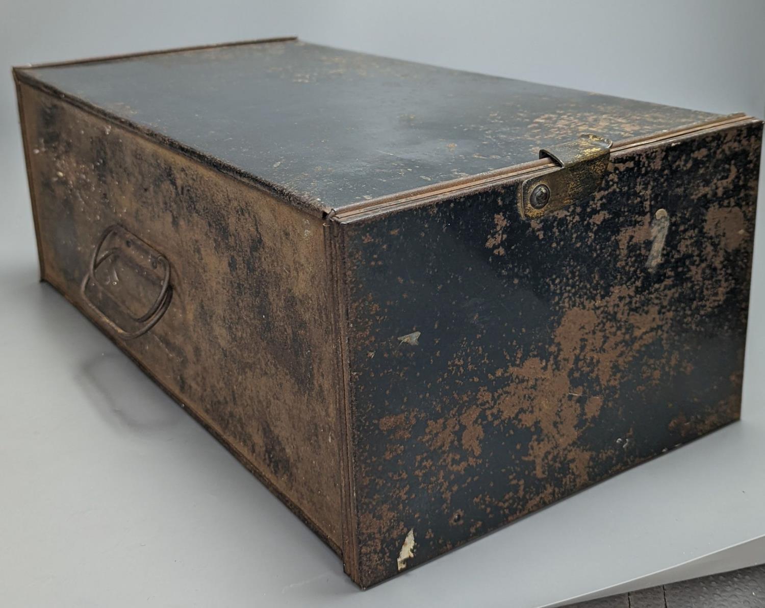 A cased tinplate and pressed brass Magic Lantern, Case 46 cm long - Image 4 of 4