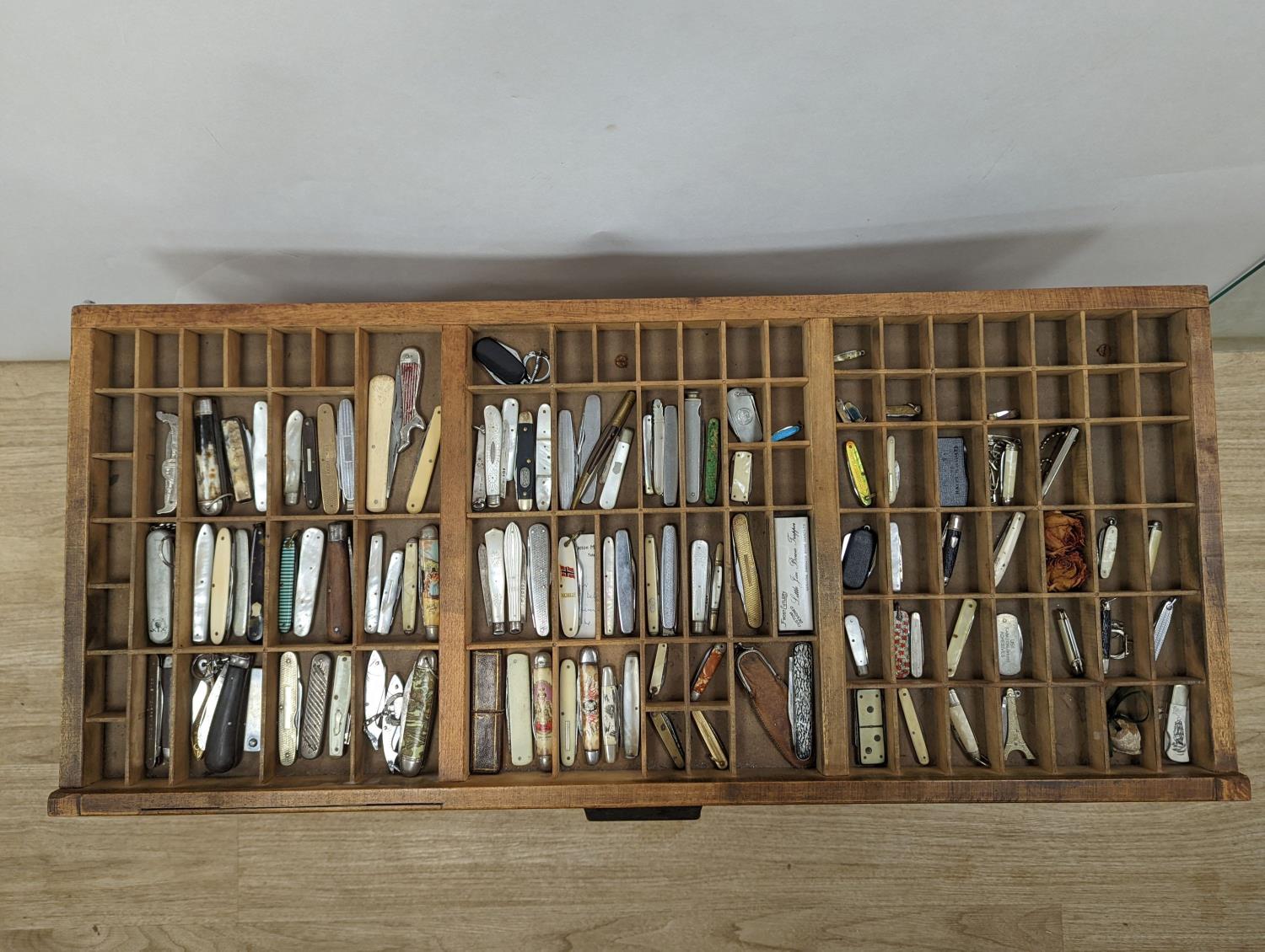 A collection of 19th century and later pen and fruit knives mounted in a coffee table - Image 3 of 6