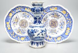 An 18th century Deflt vase and two early 19th century Spode pottery dishes, vase 24 cms high