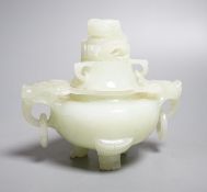 A Chinese bowenite jade censer and cover, overall height 12cm