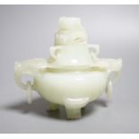 A Chinese bowenite jade censer and cover, overall height 12cm