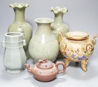 Mixed oriental wares including a Chinese arrow vase 32cm, ‘orean celadon vases and a Kutani type