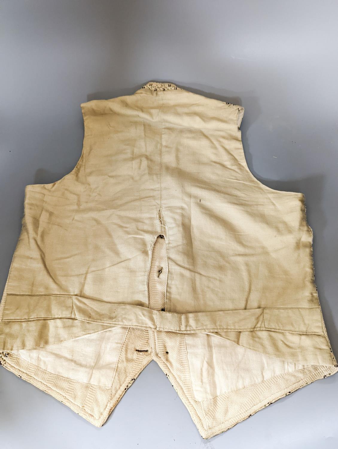 A 19th century gents waistcoat - Image 2 of 2
