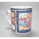 A Chinese export Mandarin pattern mug, Qianlong period, height 11cm