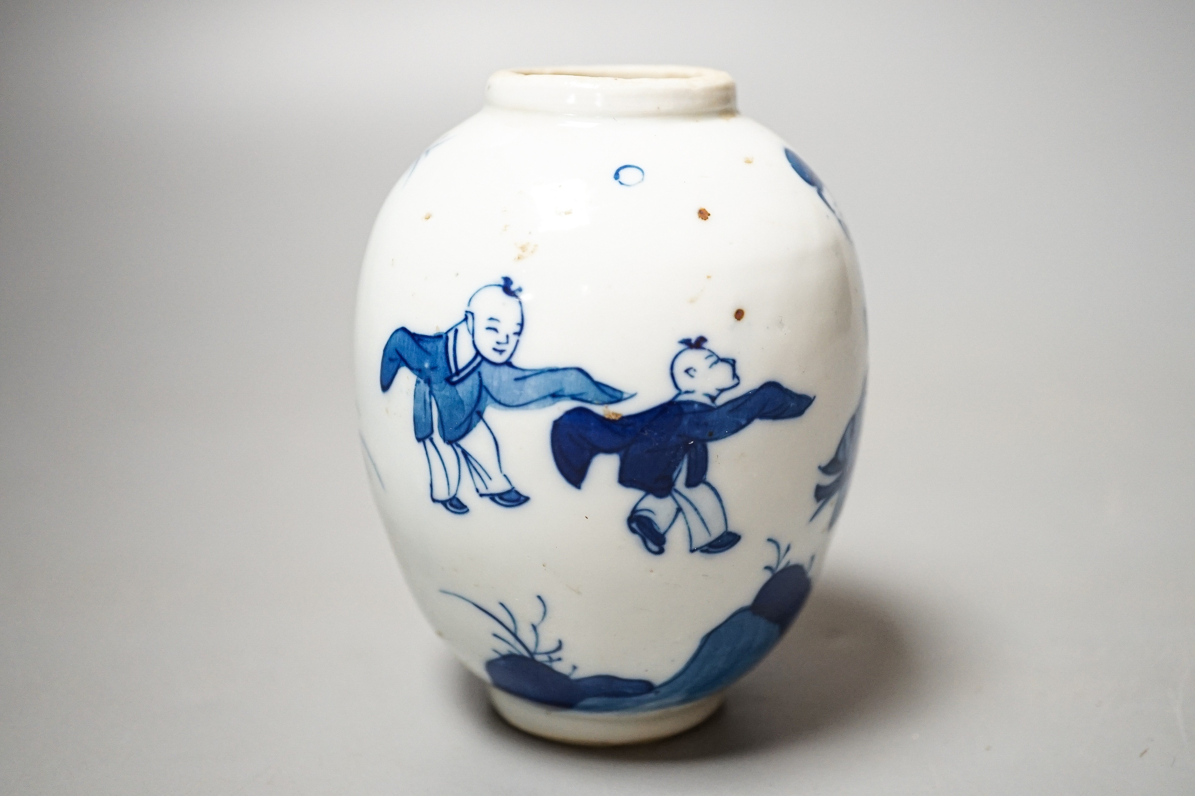 A small Chinese blue and white 'boys' vase 10cm - Image 4 of 5