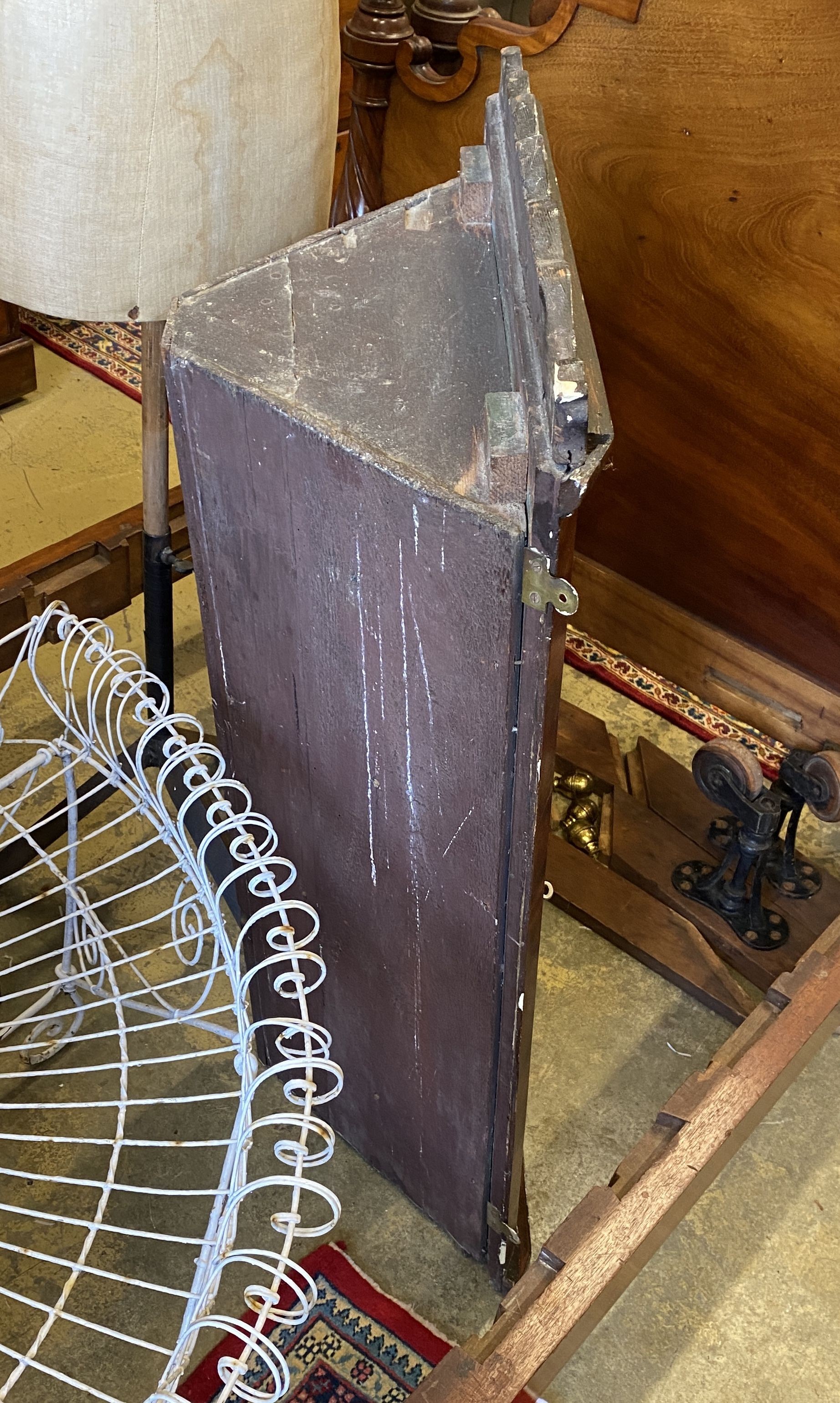 A George III walnut hanging corner cabinet, width 60cm, depth 28cm, height 102cm - Image 3 of 3