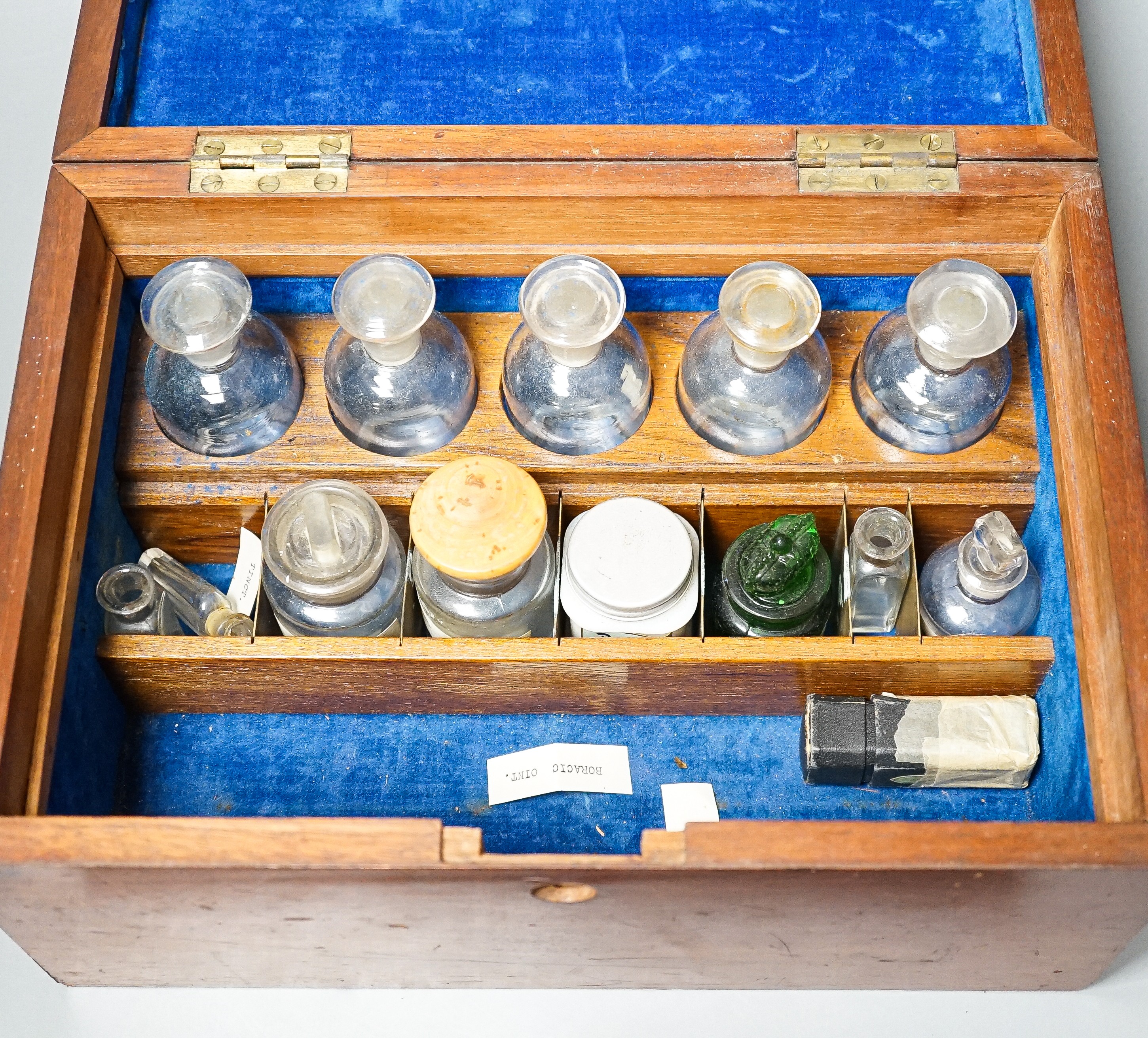 A 19th century mahogany apothecary box 33cm