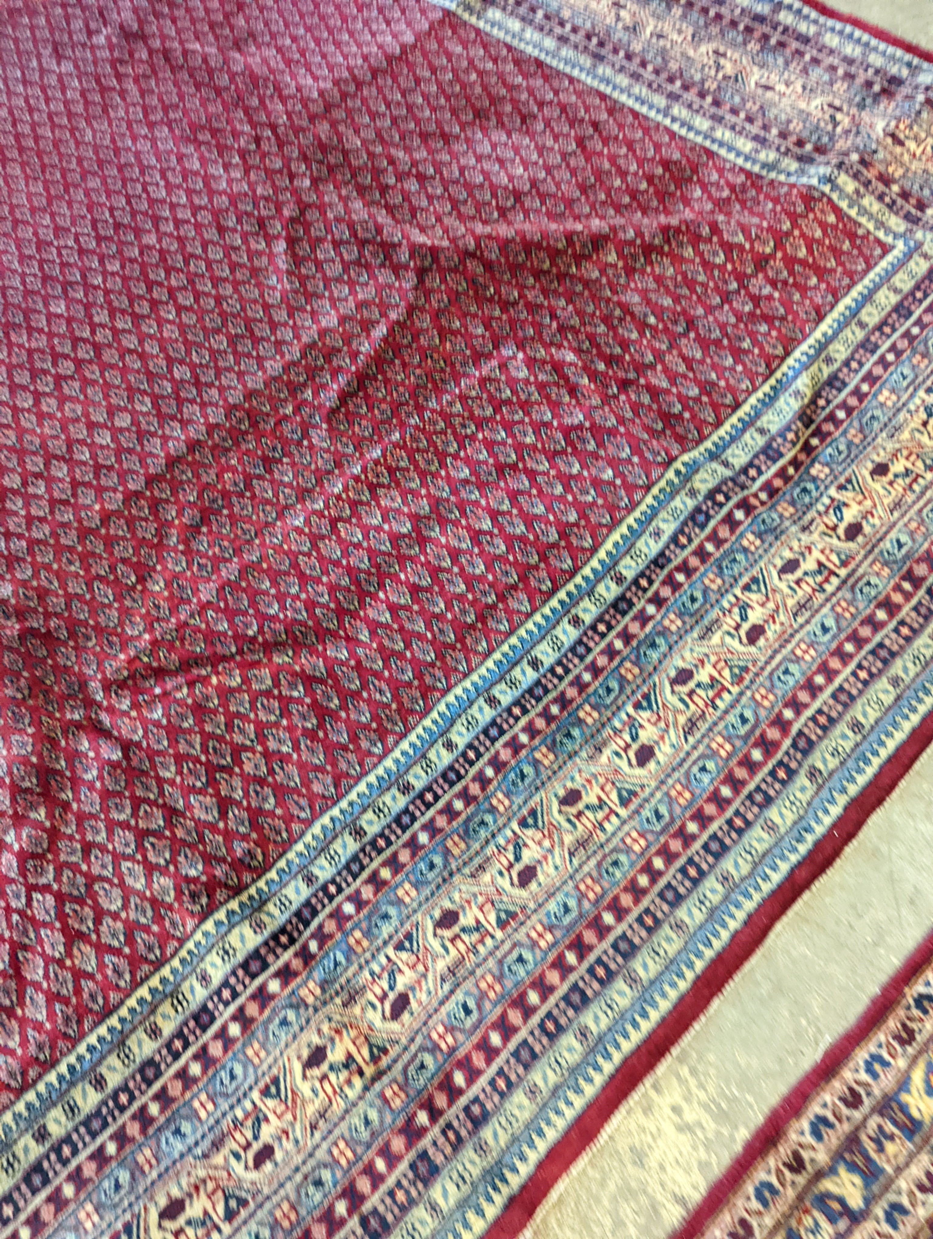 An Araak carpet, 350 x 250cm - Image 8 of 12
